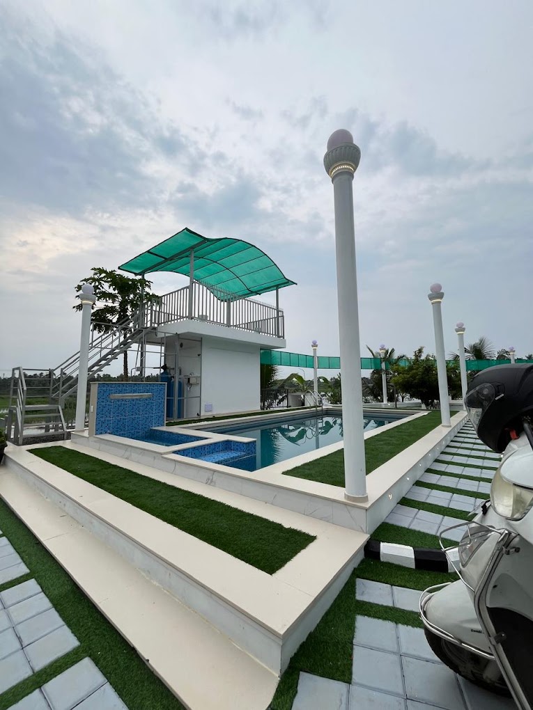 the village resort,luxury hotel,family resort,nearby hotels